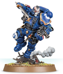 Primaris Lieutenant in Phobos Armour | Dumpster Cat Games